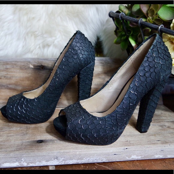 House of Harlow 1960 Platforms - Picture 7 of 7